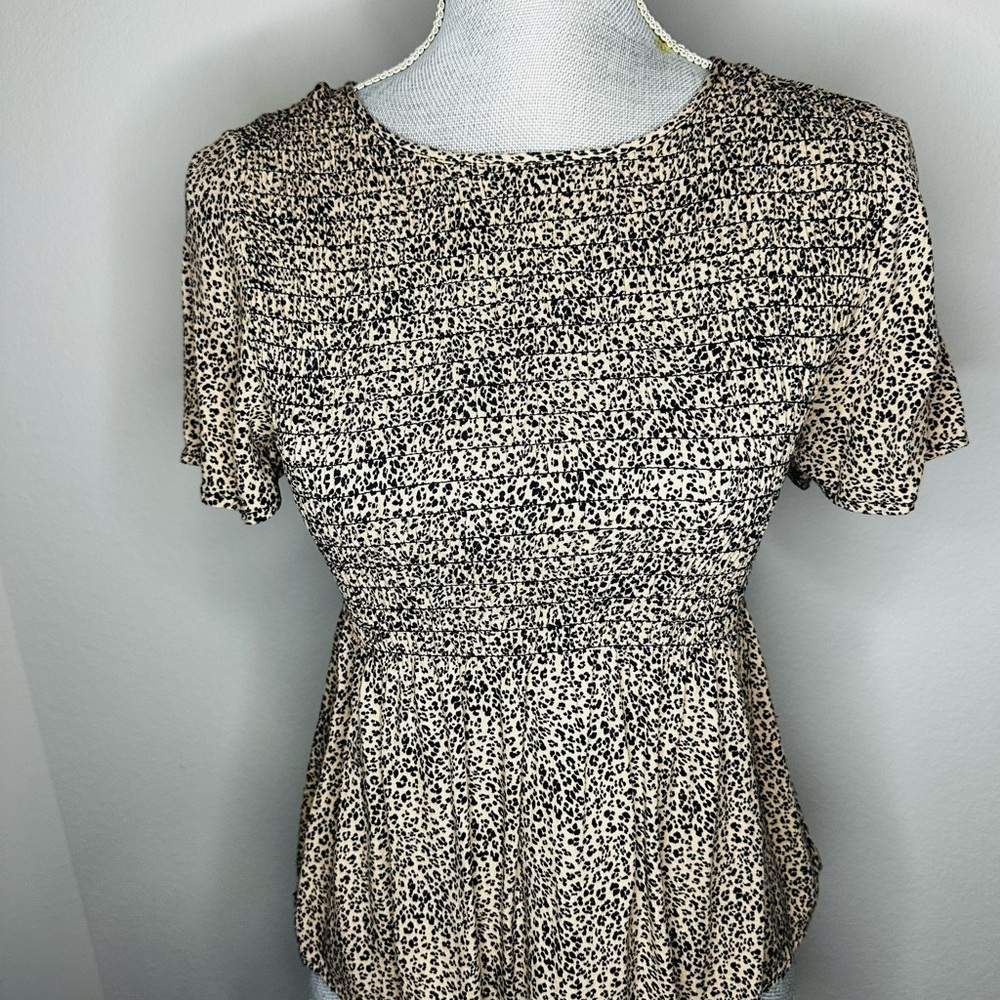 URBAN Romantics Beige and Black Patterned Blouse size small